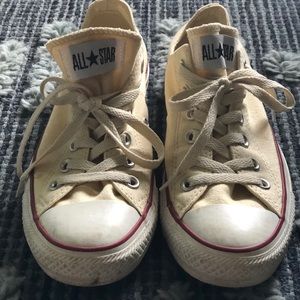 Off white Converse low tops.